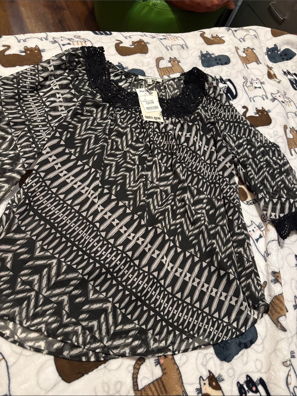 Daniel Rainn Black & White Geometric Lace-Trim Blouse